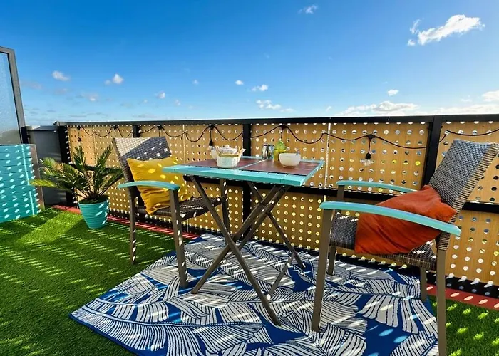 アパート Chic With Panoramic View *